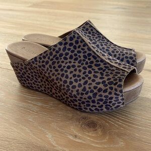 8.5 Chocolat Blu mules with Leather Upper